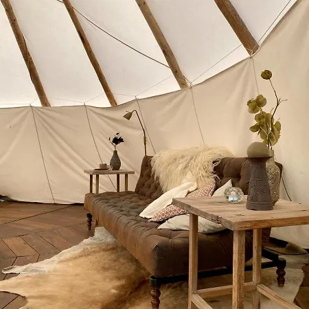 Luxury tent Slapen Tussen De Schapen In De Tante Tipi *