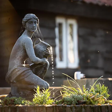 Slapen Tussen De Schapen In De Tante Tipi * Zennewijnen
