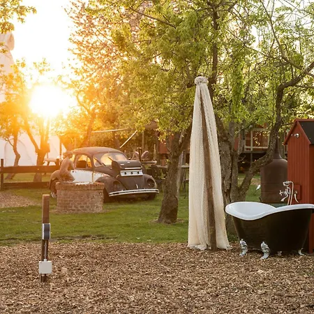 Luxury tent Slapen Tussen De Schapen In De Tante Tipi