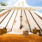 Slapen Tussen De Schapen In De Tante Tipi Luxury tent *