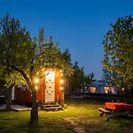 Luxury tent Slapen Tussen De Schapen In De Tante Tipi *