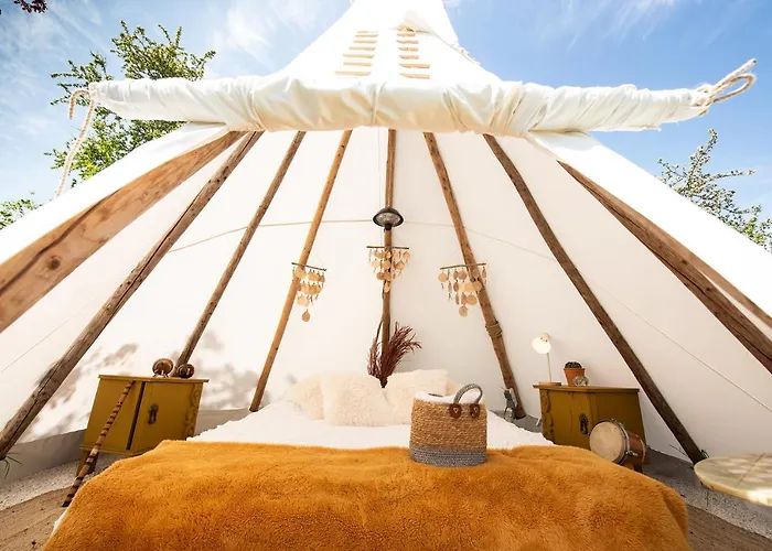 Slapen Tussen De Schapen In De Tante Tipi Luxury tent *