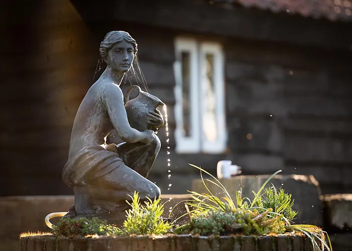 Slapen Tussen De Schapen In De Tante Tipi * Zennewijnen